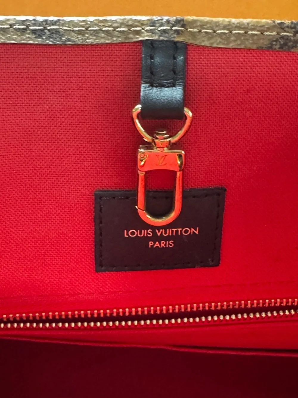 Louis Vuitton OnTheGo MM - Picture 13 of 16